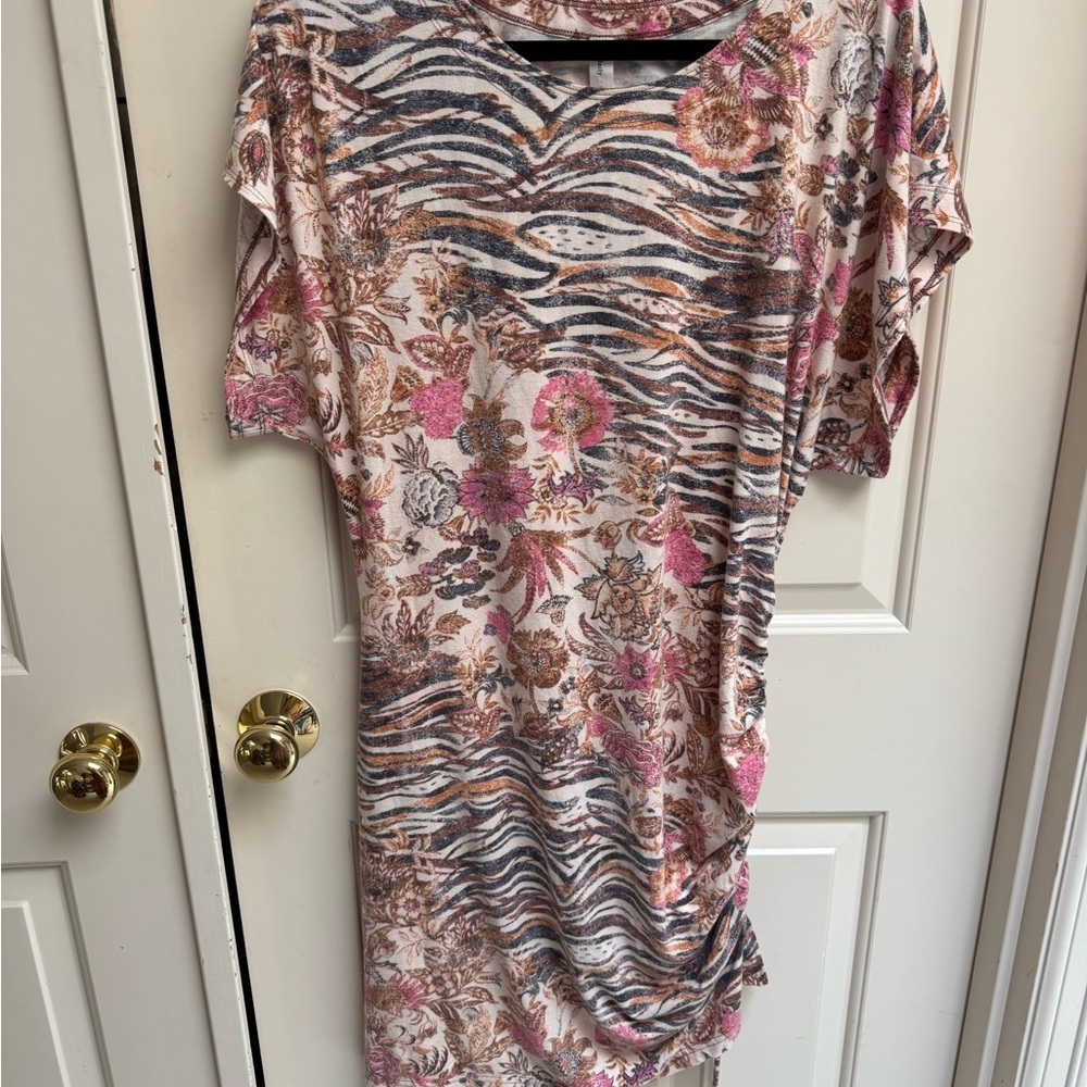 Daily Practice Mixed Print Dress - Picture 4 of 6